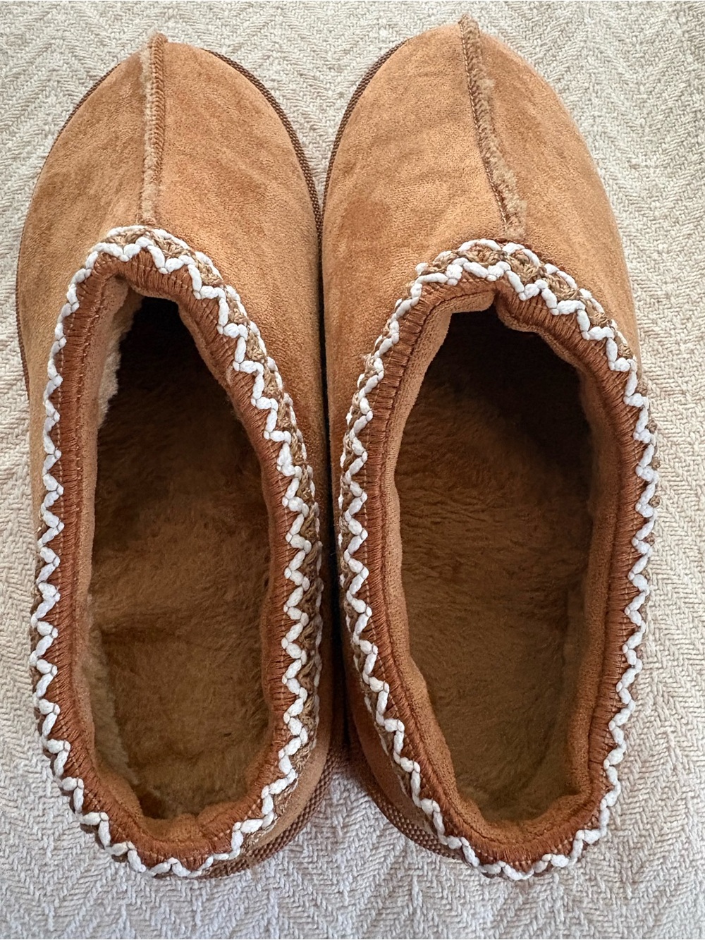 Cozy Women's Suede Slip-On Slippers in Chestnut Brown
